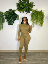 Load image into Gallery viewer, It Girl Set (Olive)
